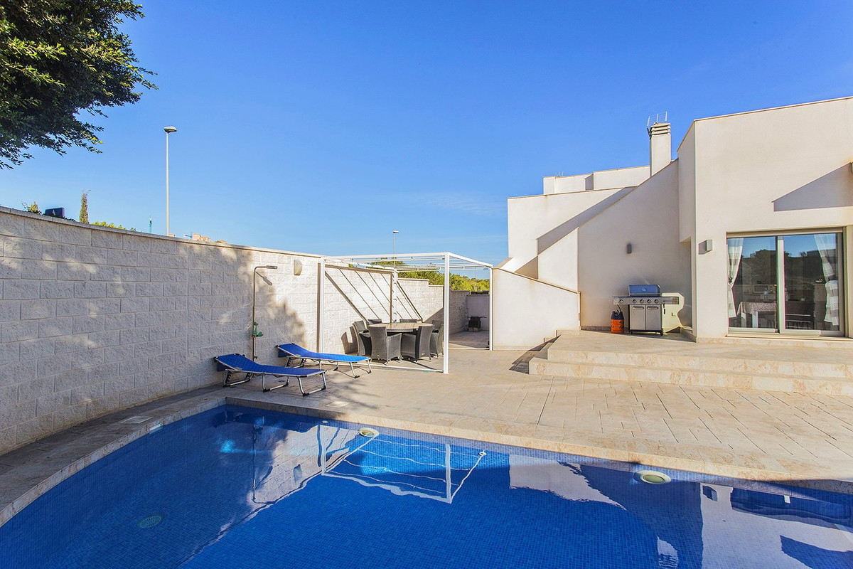 Se vende Villa - Chalet de 3 dormitorios en Costa Blanca, Alicante, España