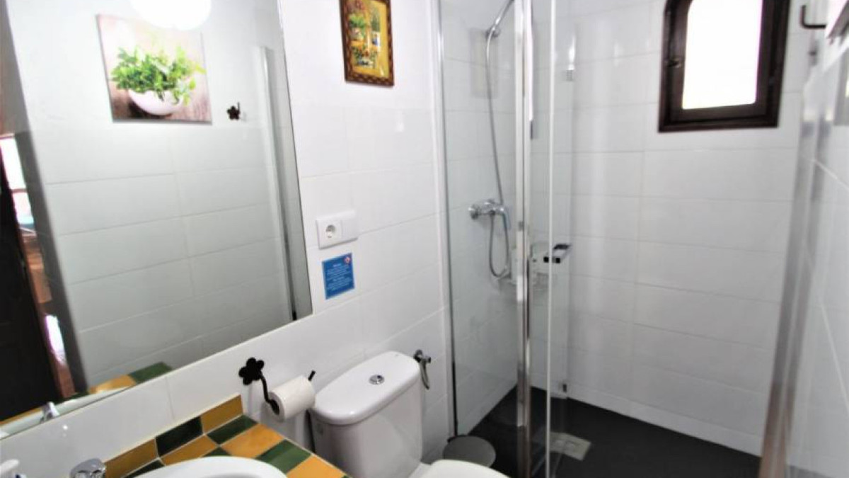 Se vende Villa - Chalet de 9 dormitorios en Costa Blanca, Alicante, España