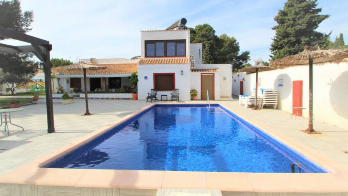 Se vende Villa - Chalet de 9 dormitorios en Costa Blanca, Alicante, España