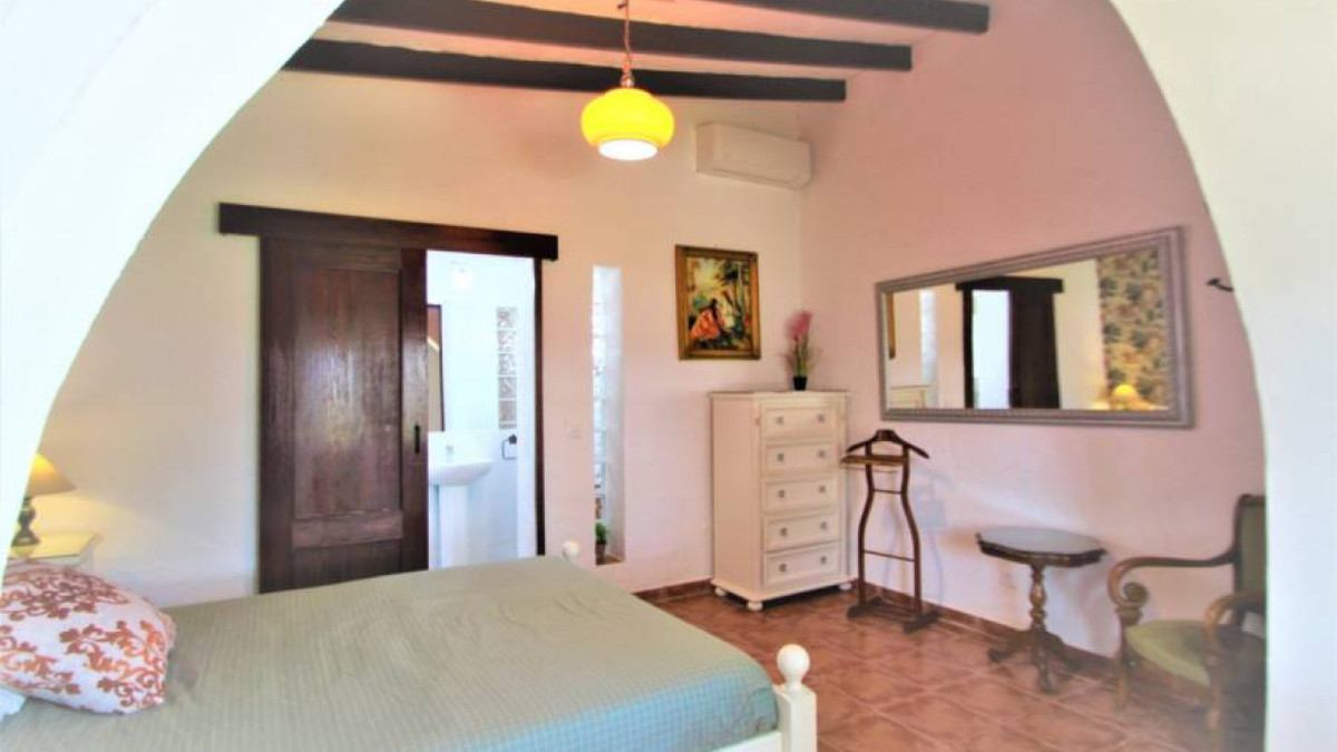 Se vende Villa - Chalet de 9 dormitorios en Costa Blanca, Alicante, España