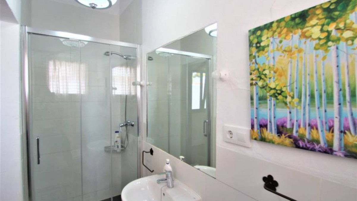 Se vende Villa - Chalet de 9 dormitorios en Costa Blanca, Alicante, España