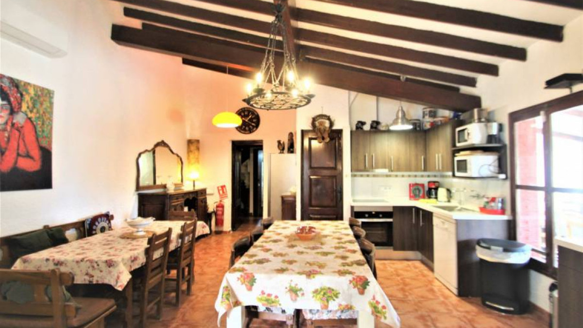 Se vende Villa - Chalet de 9 dormitorios en Costa Blanca, Alicante, España