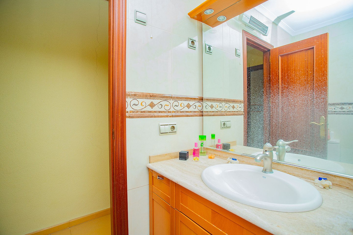 4 Bed Apartment for sale in Torrevieja Costa Blanca, Alicante, Spain