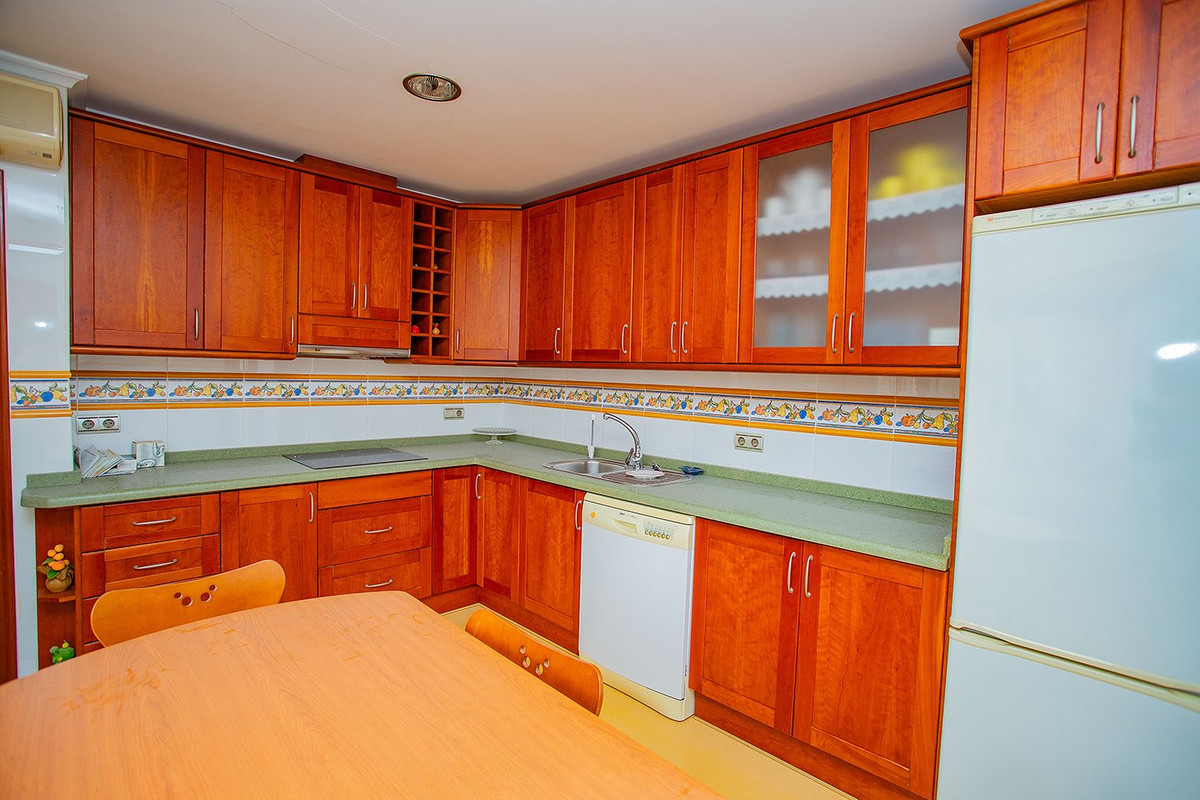 4 Bed Apartment for sale in Torrevieja Costa Blanca, Alicante, Spain