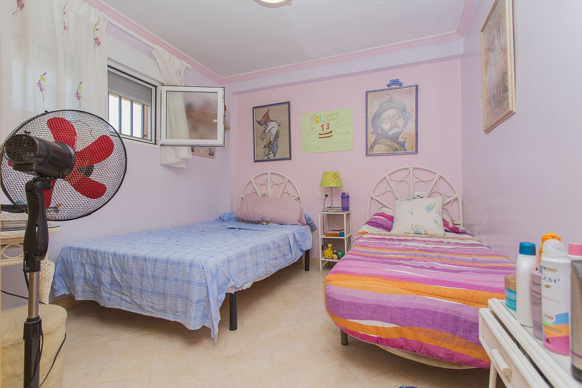 Se vende Apartamento Planta Media de 3 dormitorios en Costa Blanca, Alicante, España