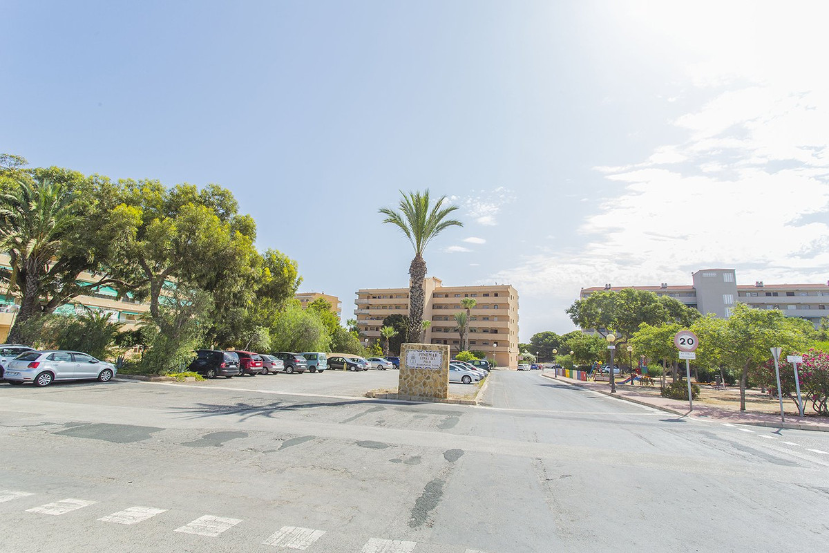 Se vende Apartamento Planta Media de 3 dormitorios en Costa Blanca, Alicante, España