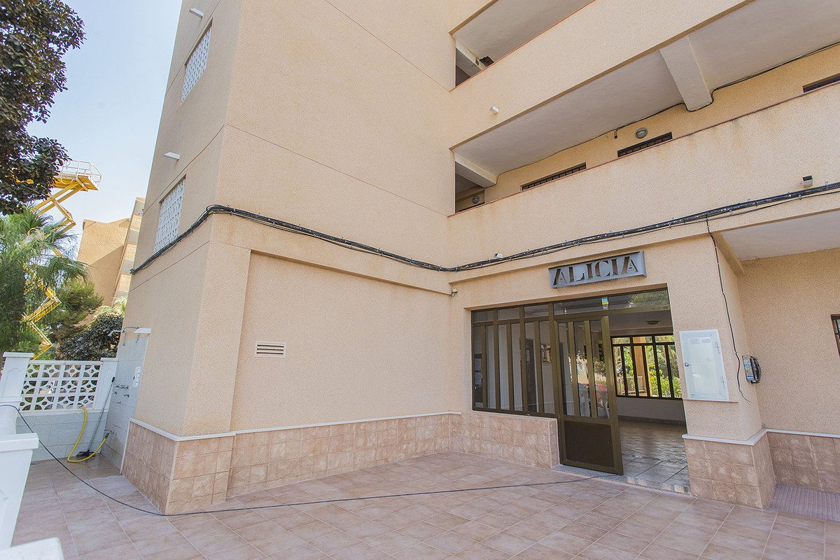 Se vende Apartamento Planta Media de 3 dormitorios en Costa Blanca, Alicante, España