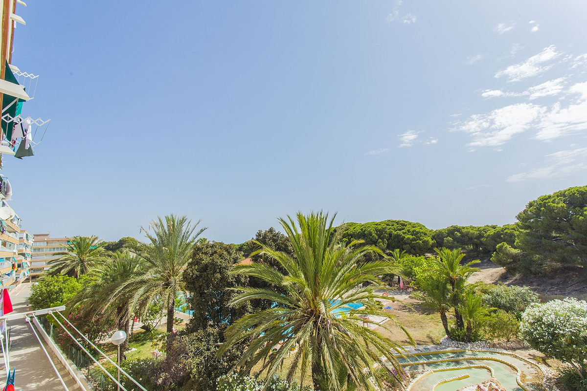 Se vende Apartamento Planta Media de 3 dormitorios en Costa Blanca, Alicante, España