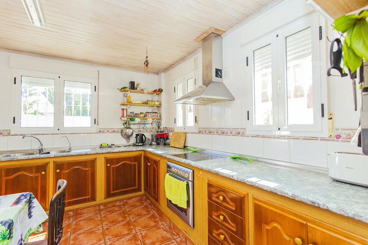 Se vende Villa - Chalet de 5 dormitorios en Costa Blanca, Alicante, España