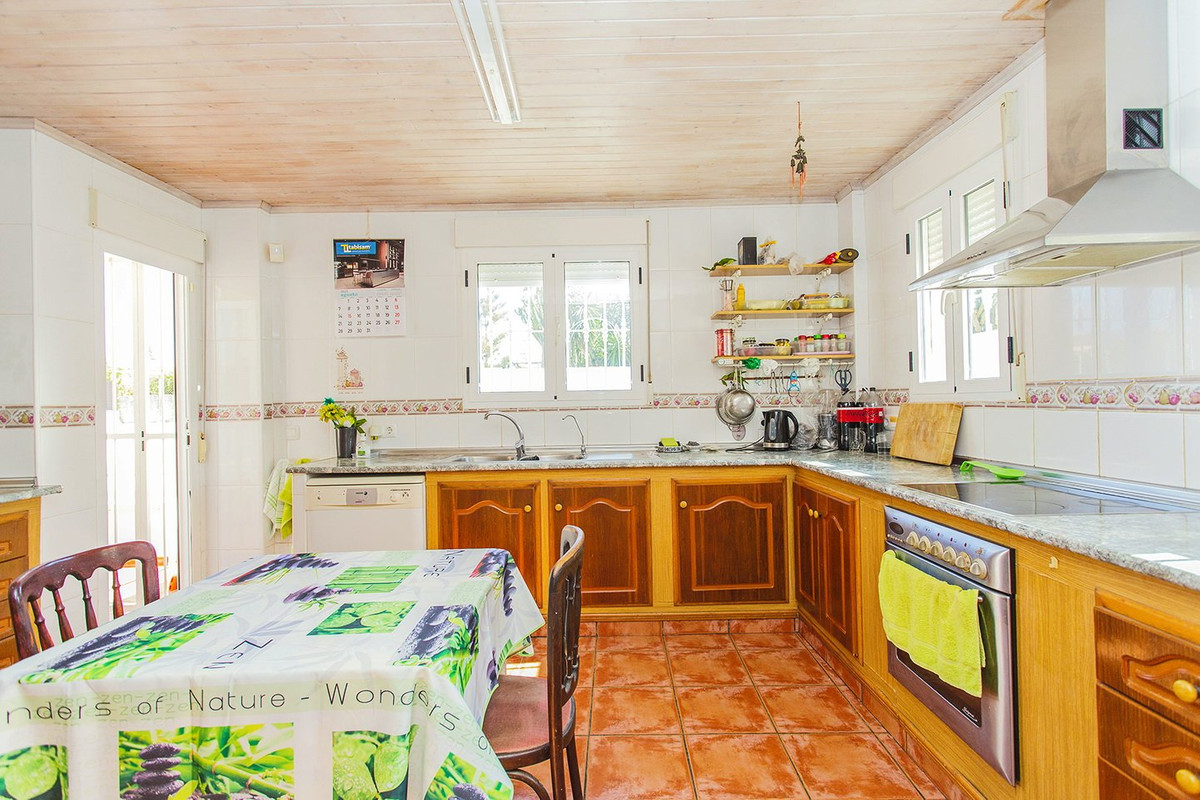 Se vende Villa - Chalet de 5 dormitorios en Costa Blanca, Alicante, España