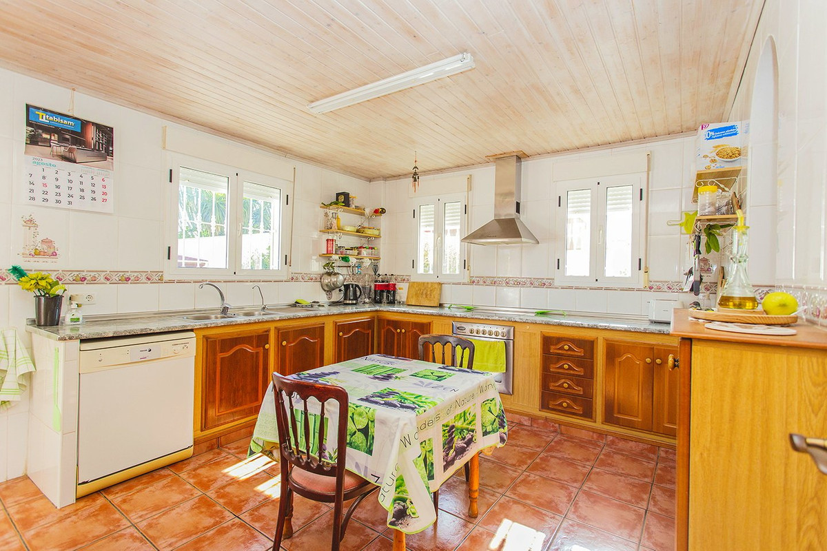 Se vende Villa - Chalet de 5 dormitorios en Costa Blanca, Alicante, España