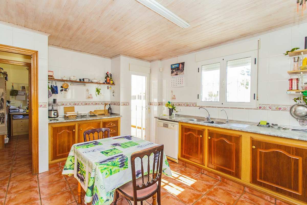 Se vende Villa - Chalet de 5 dormitorios en Costa Blanca, Alicante, España