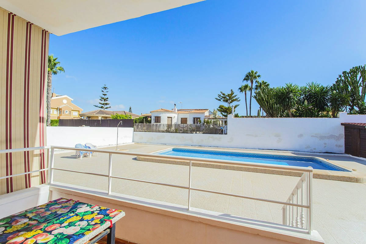 Se vende Villa - Chalet de 5 dormitorios en Costa Blanca, Alicante, España