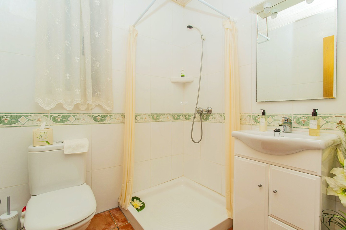 Se vende Villa - Chalet de 5 dormitorios en Costa Blanca, Alicante, España