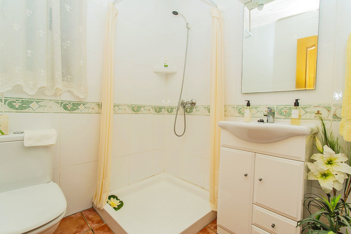 Se vende Villa - Chalet de 5 dormitorios en Costa Blanca, Alicante, España