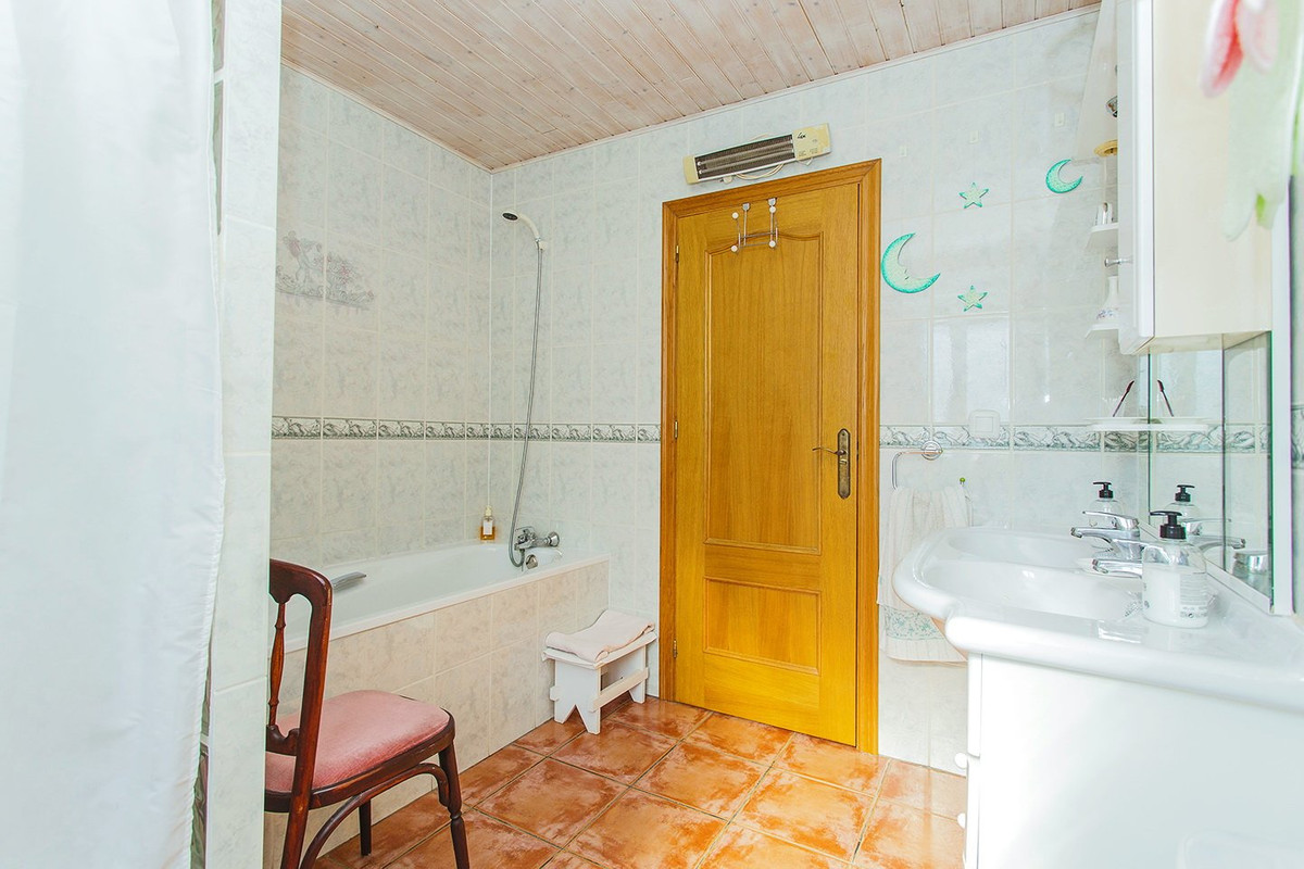 Se vende Villa - Chalet de 5 dormitorios en Costa Blanca, Alicante, España