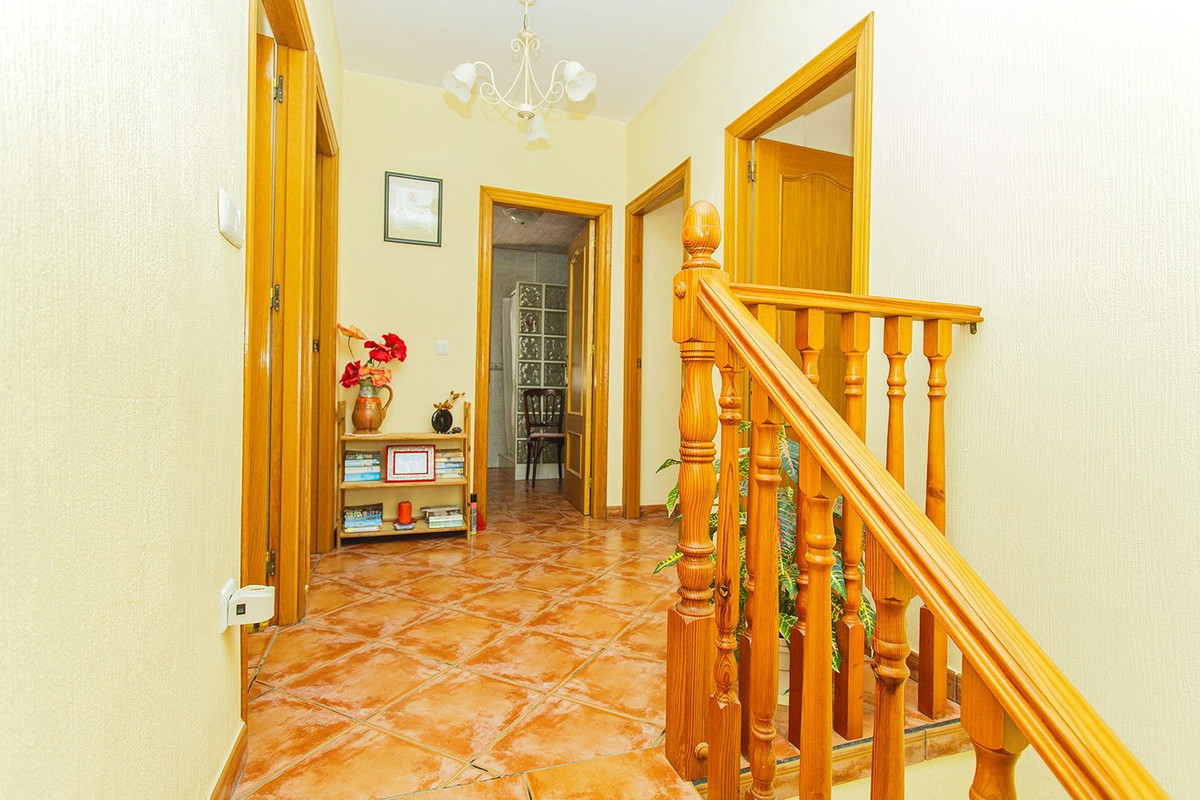 Se vende Villa - Chalet de 5 dormitorios en Costa Blanca, Alicante, España