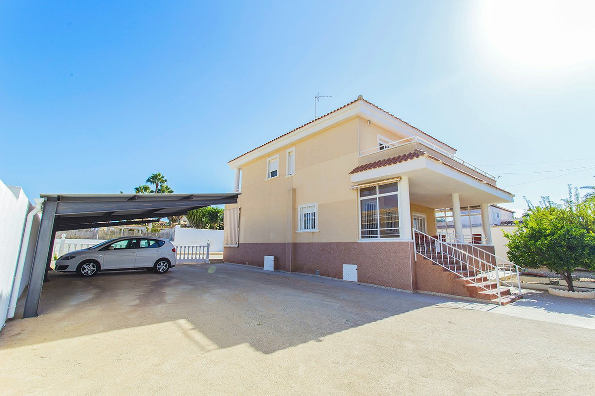 Se vende Villa - Chalet de 5 dormitorios en Costa Blanca, Alicante, España