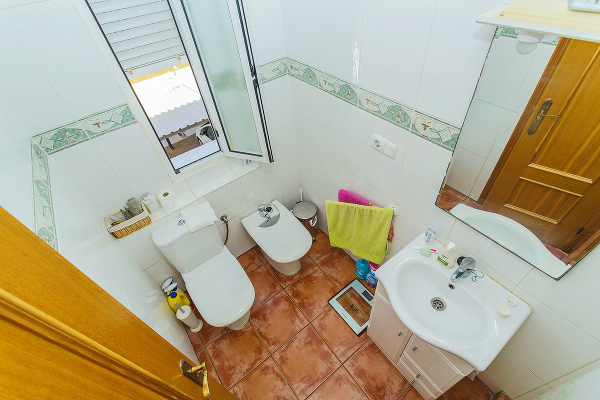 Se vende Villa - Chalet de 5 dormitorios en Costa Blanca, Alicante, España
