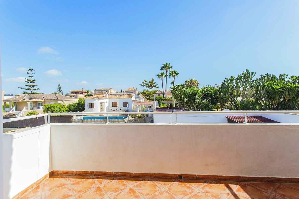 Se vende Villa - Chalet de 5 dormitorios en Costa Blanca, Alicante, España