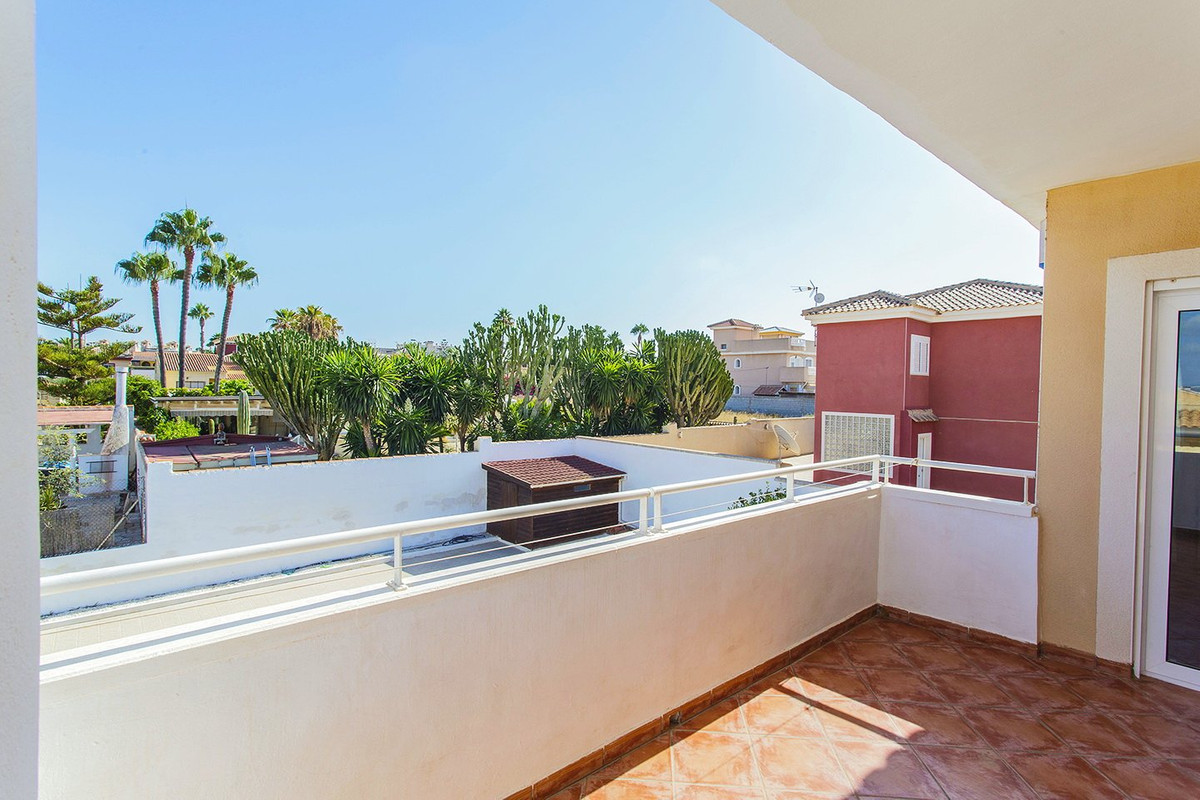 Se vende Villa - Chalet de 5 dormitorios en Costa Blanca, Alicante, España