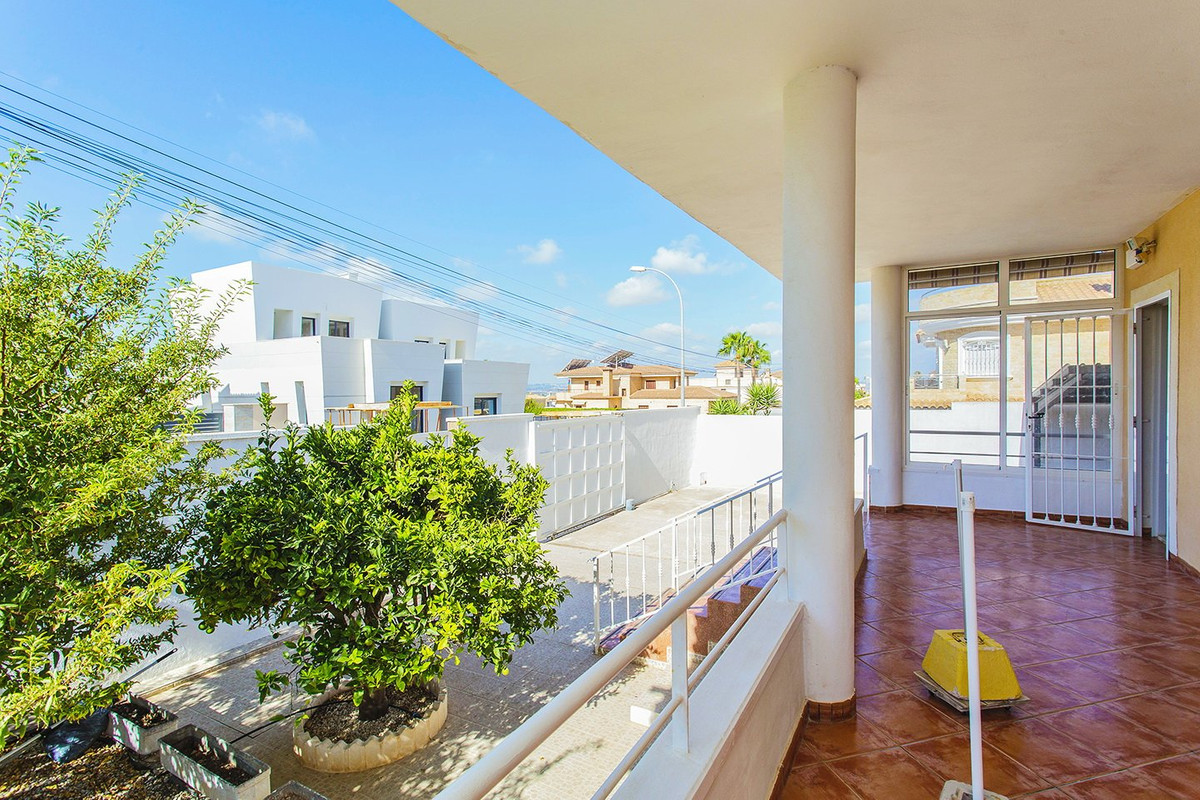 Se vende Villa - Chalet de 5 dormitorios en Costa Blanca, Alicante, España