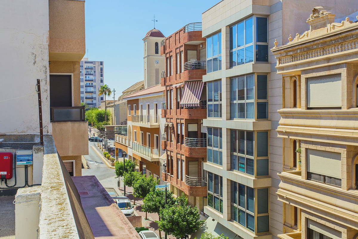 Se vende Apartamento Planta Media de 4 dormitorios en Costa Blanca, Alicante, España