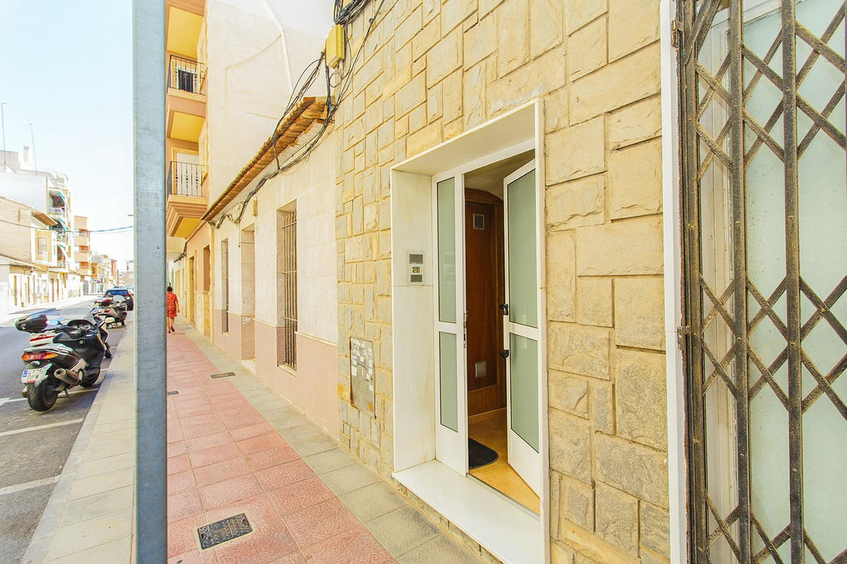 Se vende Apartamento Planta Media de 4 dormitorios en Costa Blanca, Alicante, España