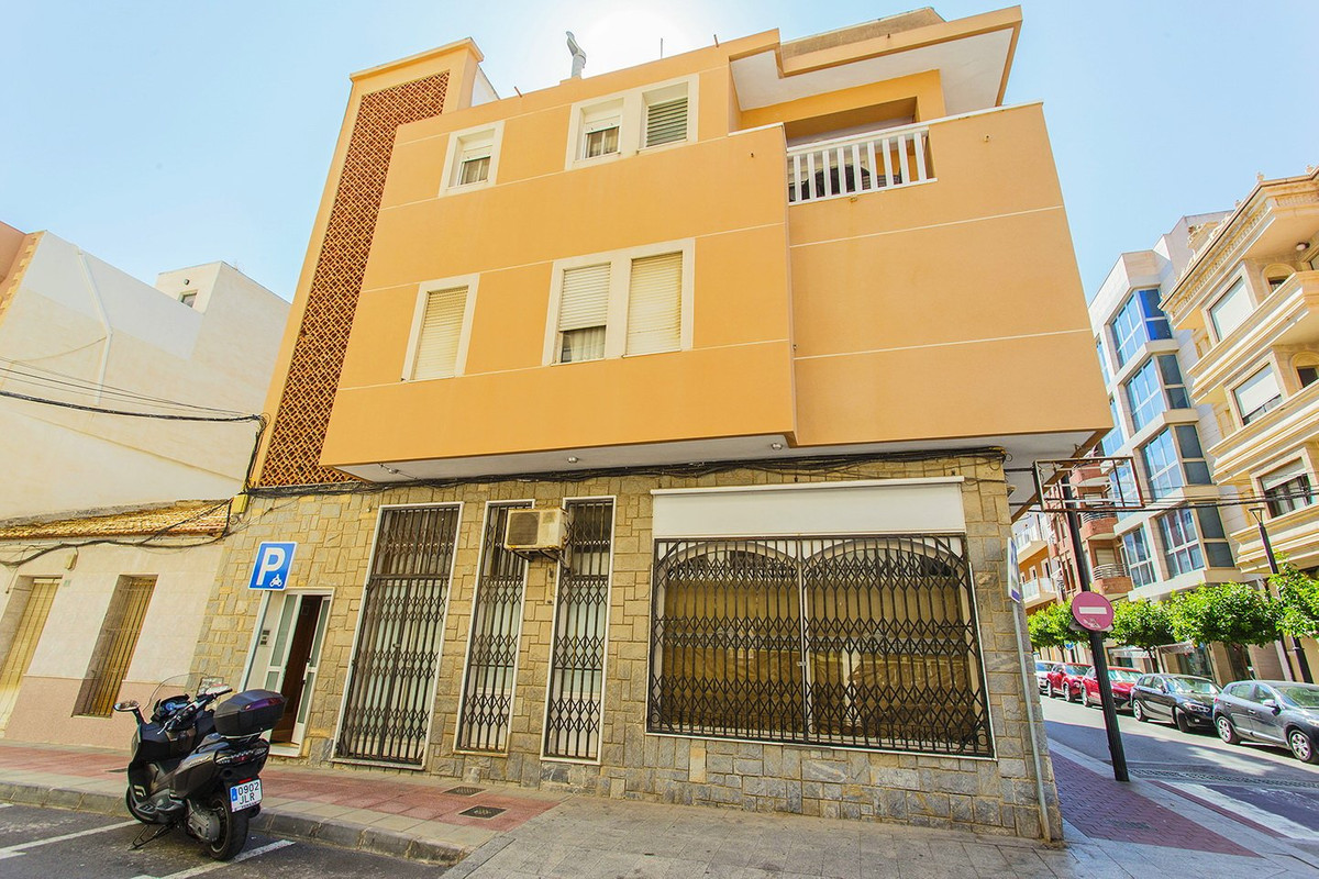 Se vende Apartamento Planta Media de 4 dormitorios en Costa Blanca, Alicante, España