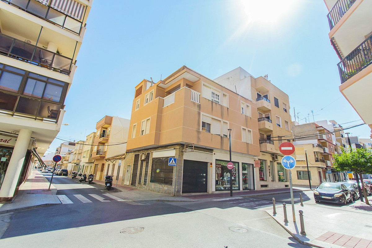 Se vende Apartamento Planta Media de 4 dormitorios en Costa Blanca, Alicante, España