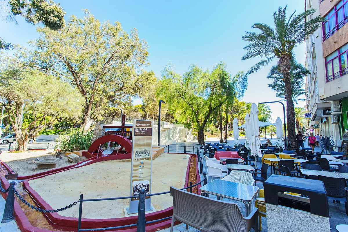 Se vende Apartamento Planta Media de 4 dormitorios en Costa Blanca, Alicante, España