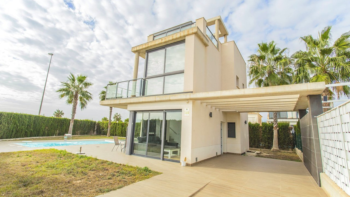 Se vende Villa - Chalet de 3 dormitorios en Costa Blanca, Alicante, España