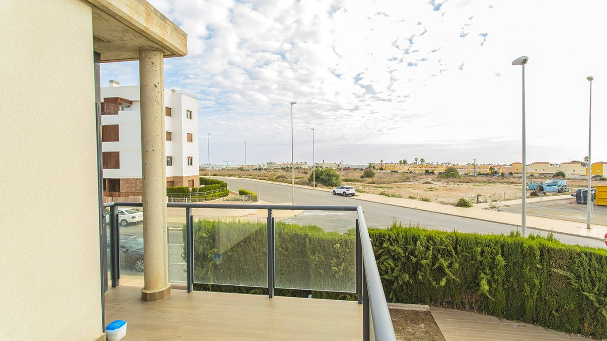 Se vende Villa - Chalet de 3 dormitorios en Costa Blanca, Alicante, España