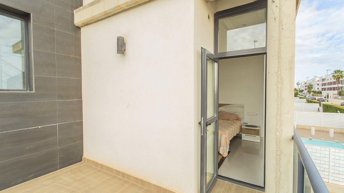 Se vende Villa - Chalet de 3 dormitorios en Costa Blanca, Alicante, España