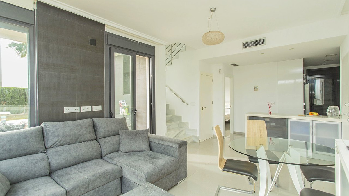 Se vende Villa - Chalet de 3 dormitorios en Costa Blanca, Alicante, España