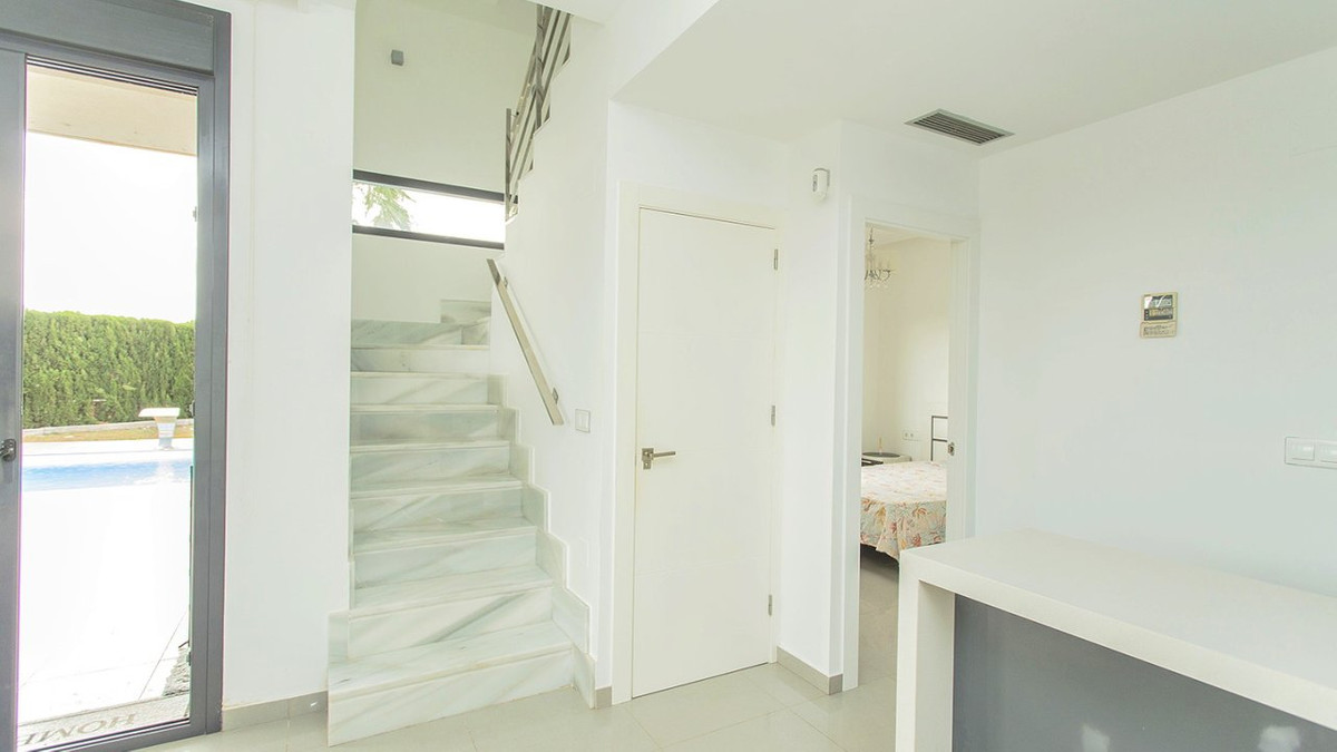 Se vende Villa - Chalet de 3 dormitorios en Costa Blanca, Alicante, España