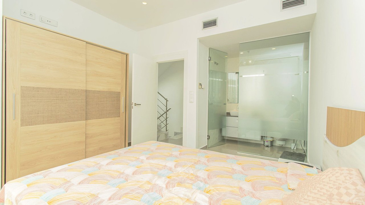 Se vende Villa - Chalet de 3 dormitorios en Costa Blanca, Alicante, España