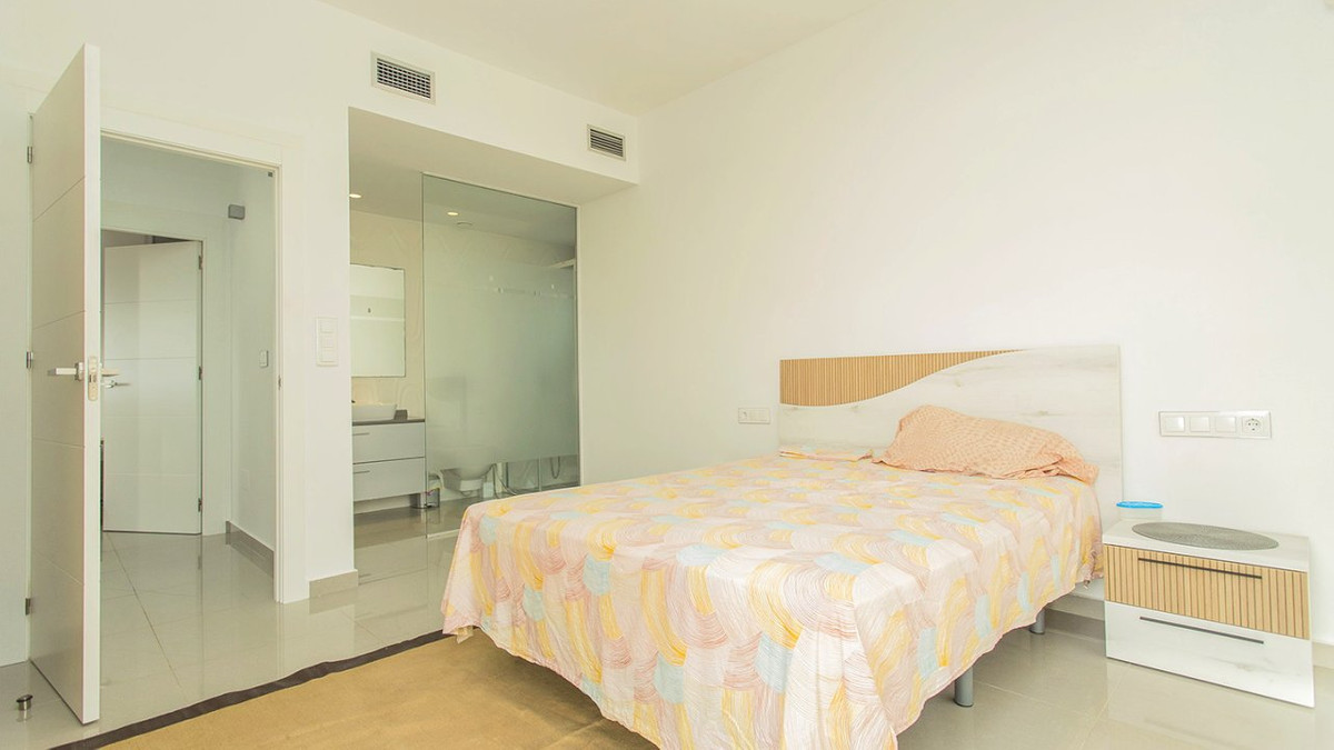 Se vende Villa - Chalet de 3 dormitorios en Costa Blanca, Alicante, España
