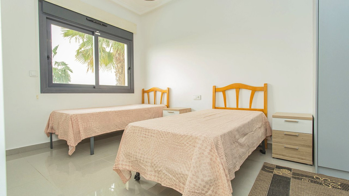 Se vende Villa - Chalet de 3 dormitorios en Costa Blanca, Alicante, España