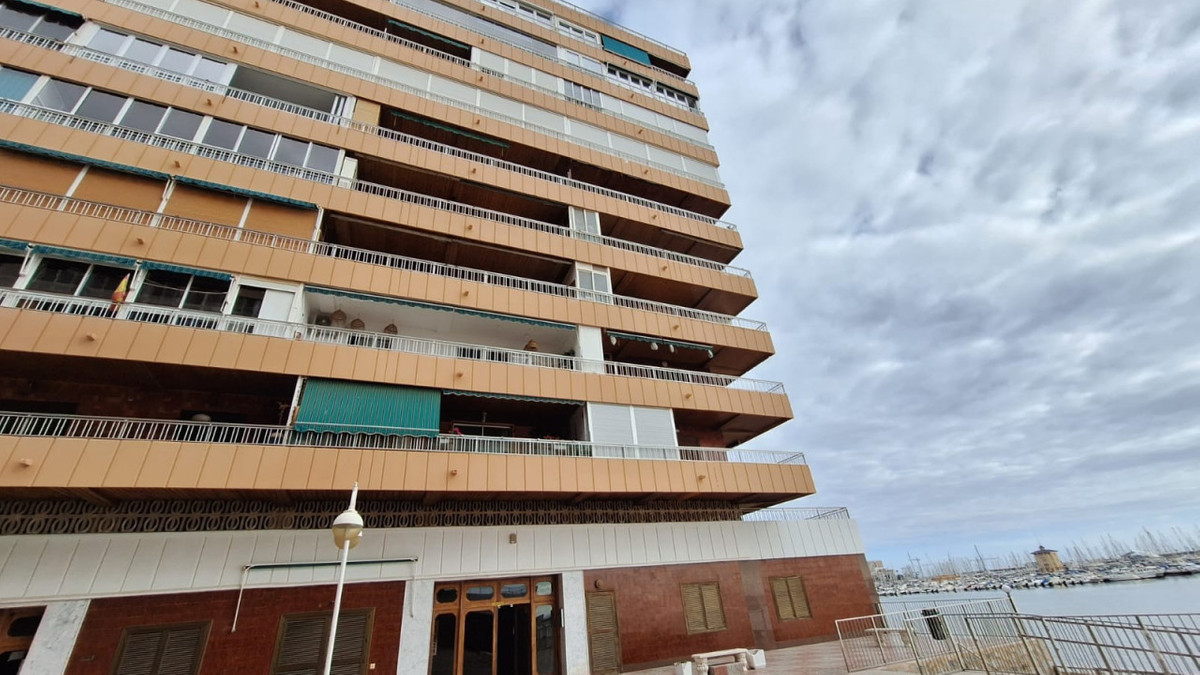 Se vende Apartamento Planta Media de 3 dormitorios en Costa Blanca, Alicante, España