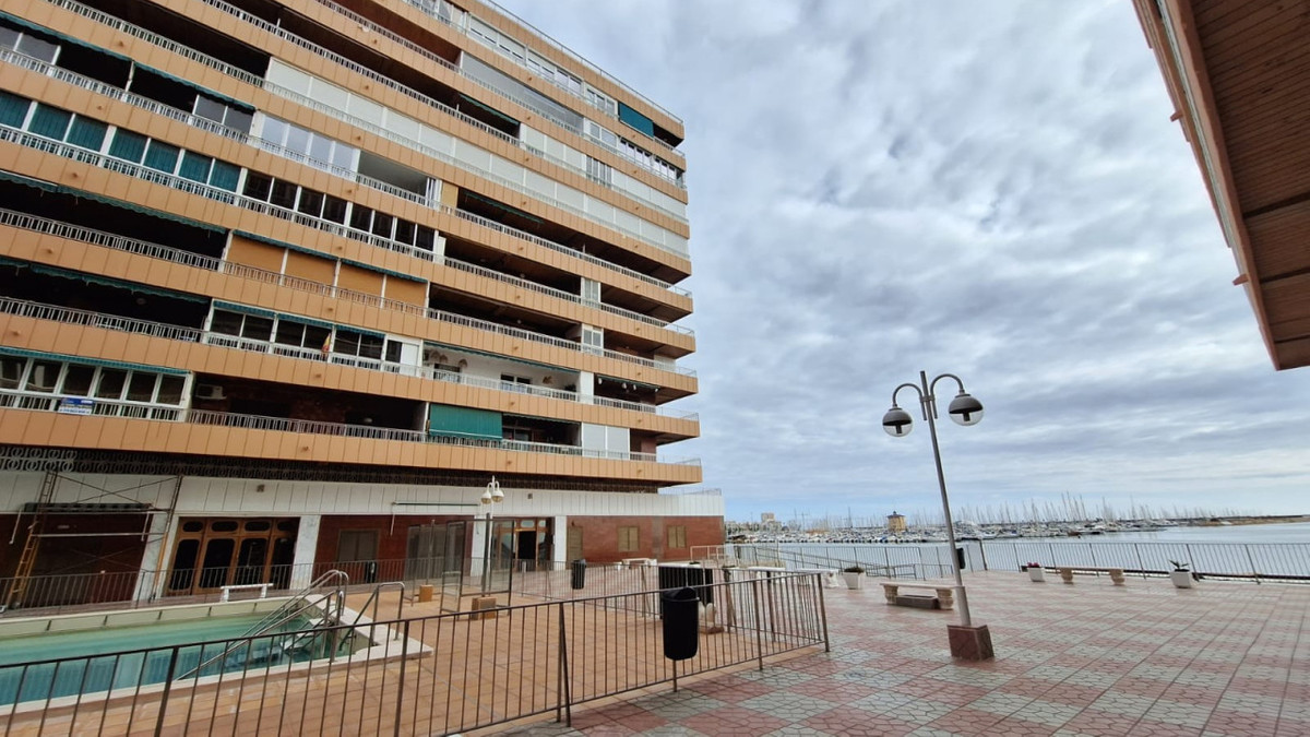 Se vende Apartamento Planta Media de 3 dormitorios en Costa Blanca, Alicante, España