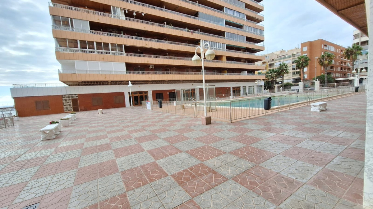 Se vende Apartamento Planta Media de 3 dormitorios en Costa Blanca, Alicante, España