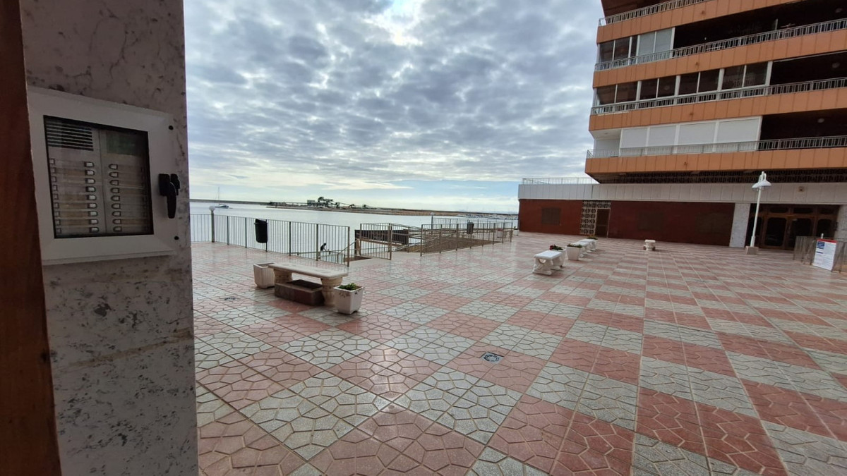 Se vende Apartamento Planta Media de 3 dormitorios en Costa Blanca, Alicante, España