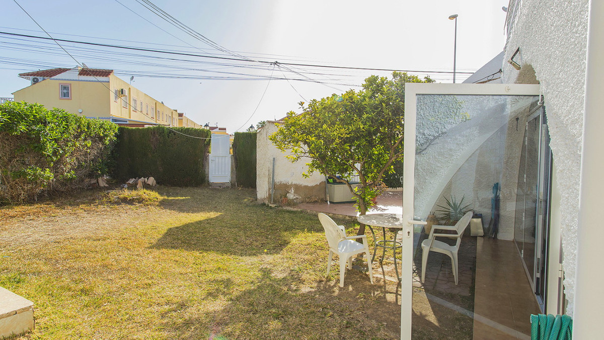 Se vende Villa - Chalet de 2 dormitorios en Costa Blanca, Alicante, España