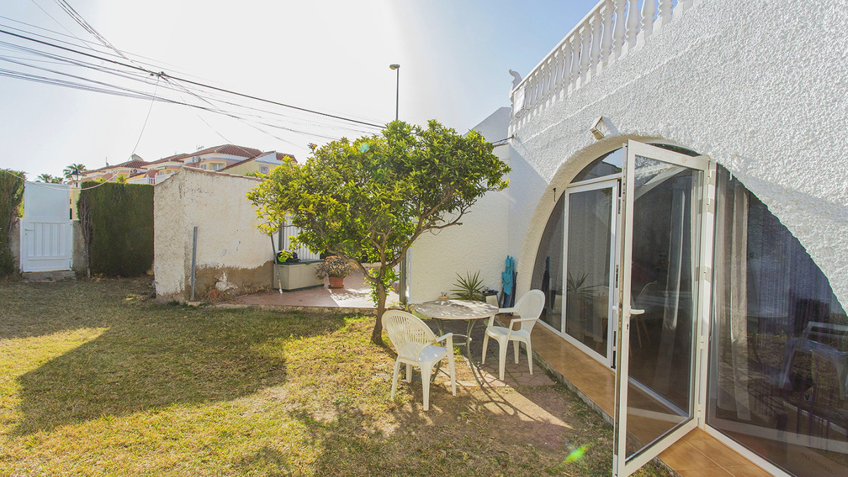 Se vende Villa - Chalet de 2 dormitorios en Costa Blanca, Alicante, España