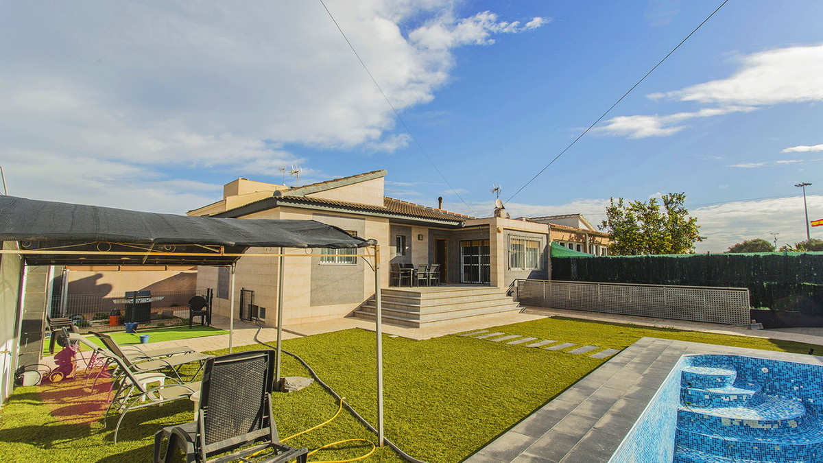 Se vende Villa - Chalet de 3 dormitorios en Costa Blanca, Alicante, España