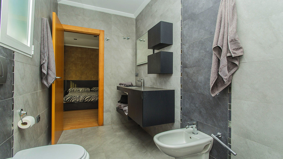Se vende Villa - Chalet de 3 dormitorios en Costa Blanca, Alicante, España