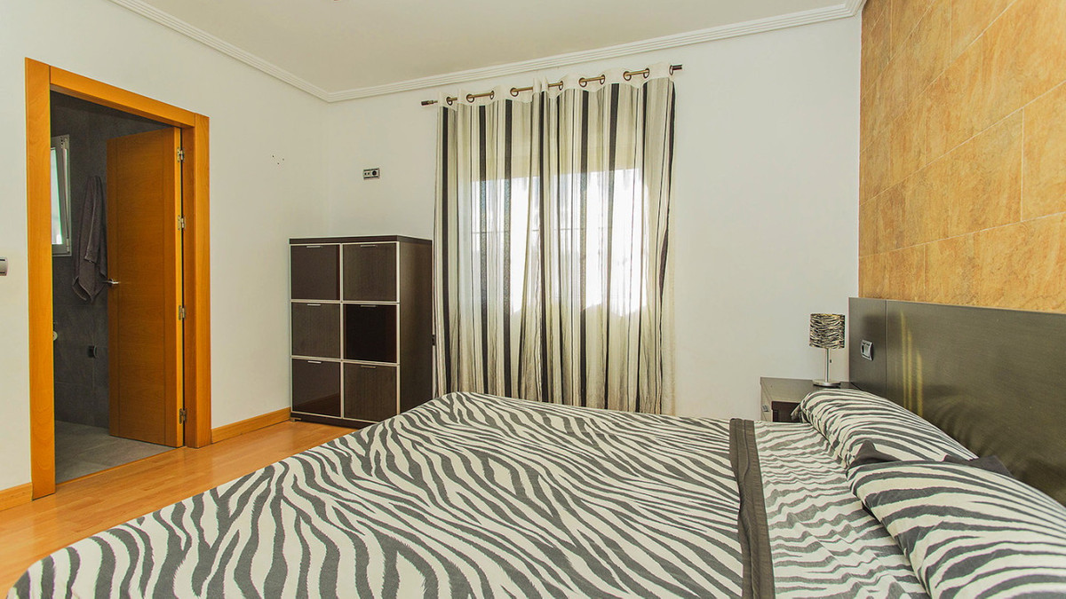 Se vende Villa - Chalet de 3 dormitorios en Costa Blanca, Alicante, España