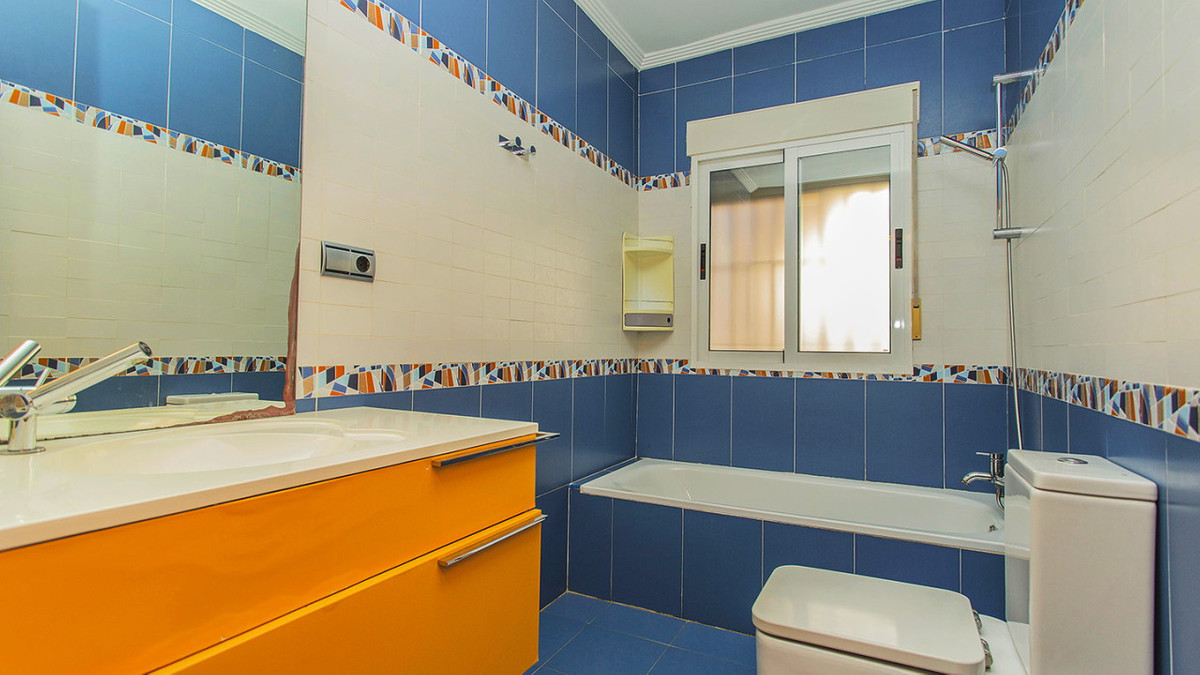 Se vende Villa - Chalet de 3 dormitorios en Costa Blanca, Alicante, España