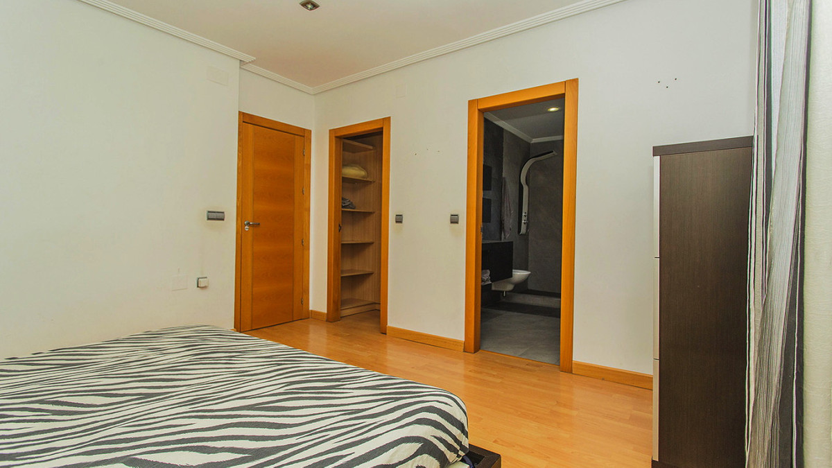 Se vende Villa - Chalet de 3 dormitorios en Costa Blanca, Alicante, España
